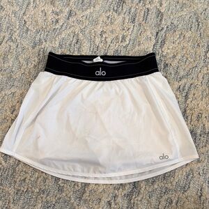 ALO Yoga White and Black Skirt